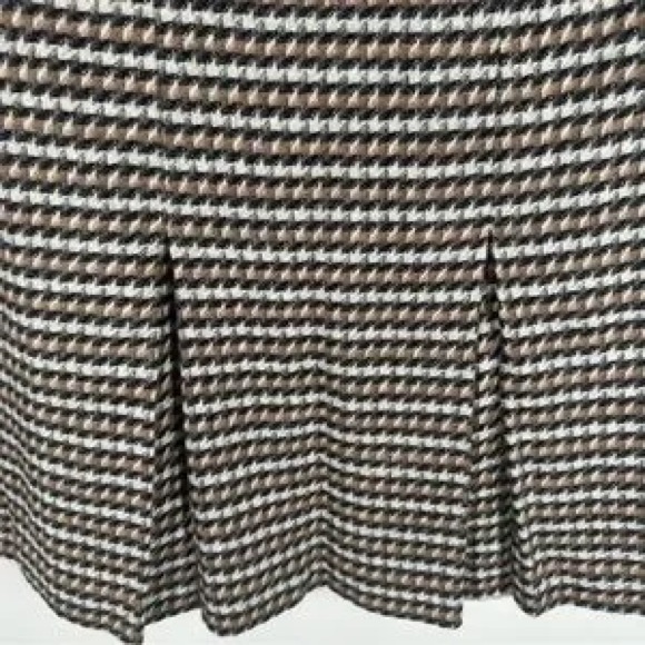 ✨ Houndstooth A-Line Skirt – Classic + Trendy - Picture 4 of 8